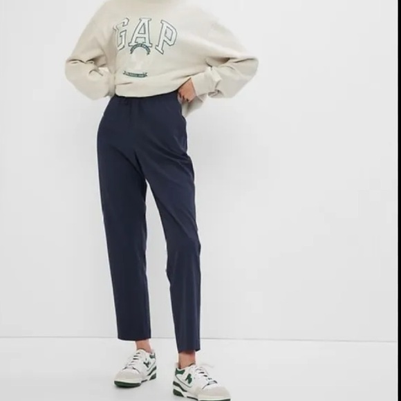 GapFit High Rise Runaround Pant - Picture 3 of 3